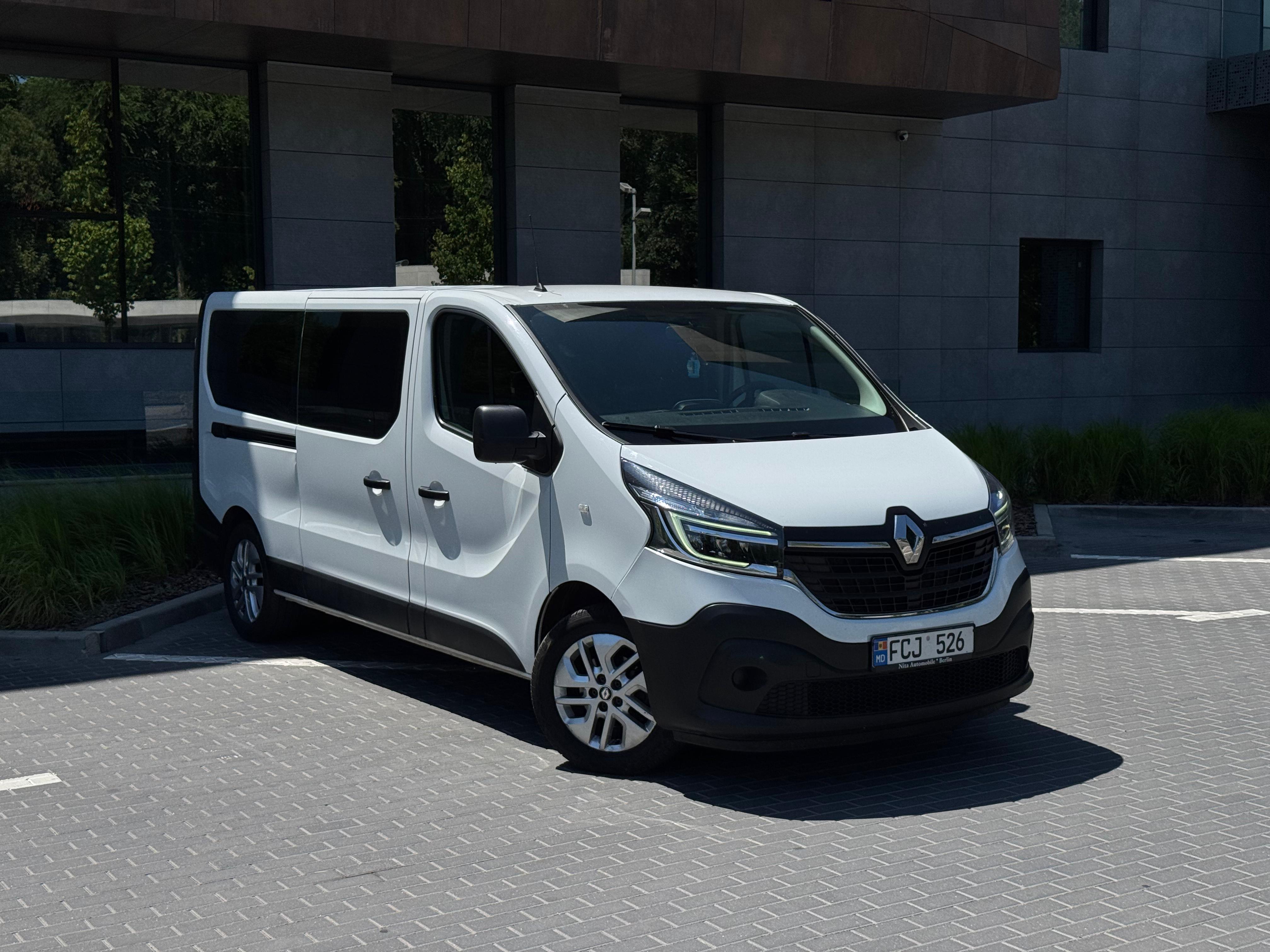 Renault Trafic 9 Locuri Automat